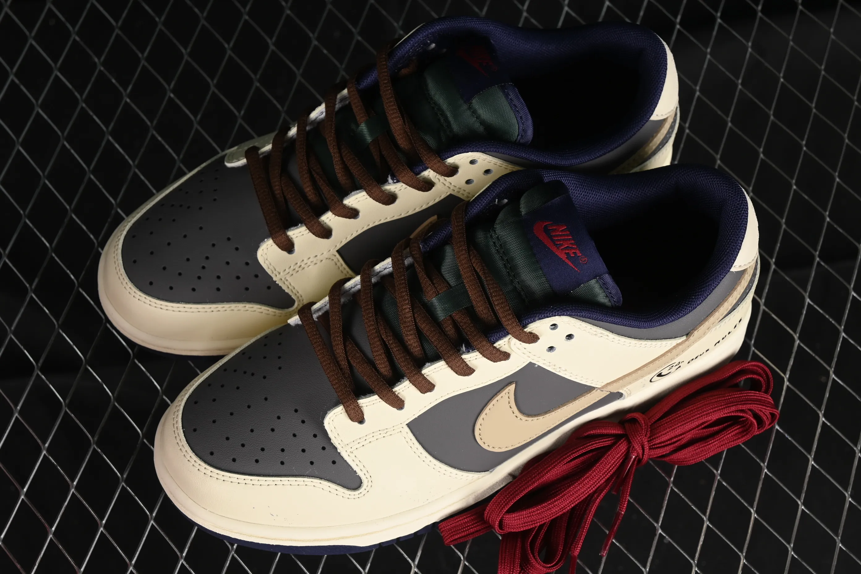 All Categories Nk SB Dunk Series Nk SB Dunk Low Low-top sneakers Nk Dunk Low Ami Khaki Chestnut Heart SB low-top casual sneakers FV8106-361